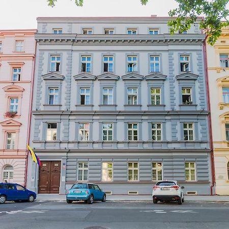 Cozy Quiet New Apartment In Karlin Square Praha Bagian luar foto